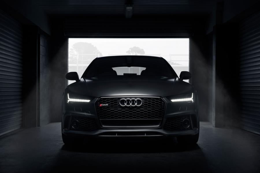  Audi RS7 Sportback 2015 года  (AU) (фото 11 из 18)